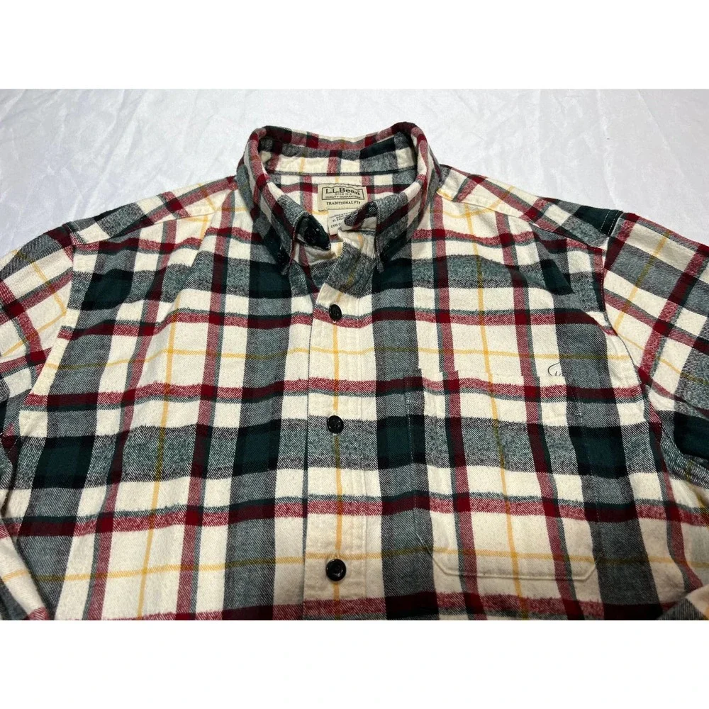 Men’s L.L. Bean flannel button up medium - Picture 2 of 3